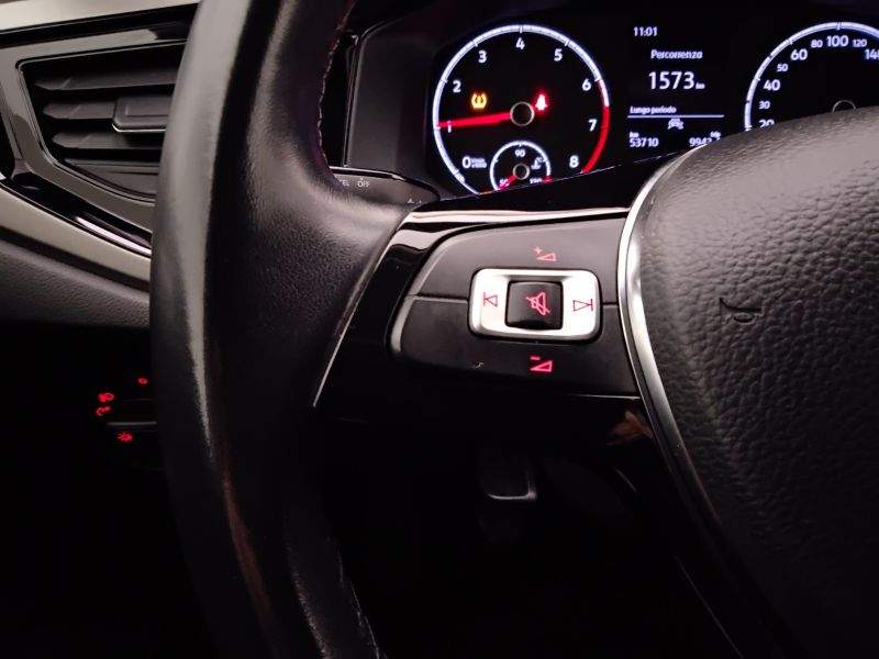 GuidiCar - VOLKSWAGEN Polo 2021 Polo 1.0 tsi R-Line 95cv Usato