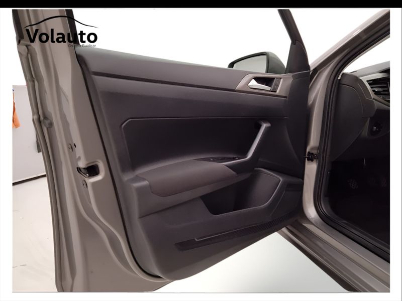 GuidiCar - VOLKSWAGEN Polo 2021 Polo 1.0 tsi R-Line 95cv Usato