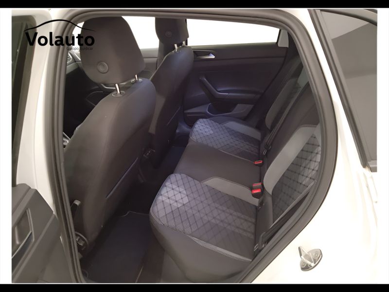 GuidiCar - VOLKSWAGEN Polo 2021 Polo 1.0 tsi R-Line 95cv Usato