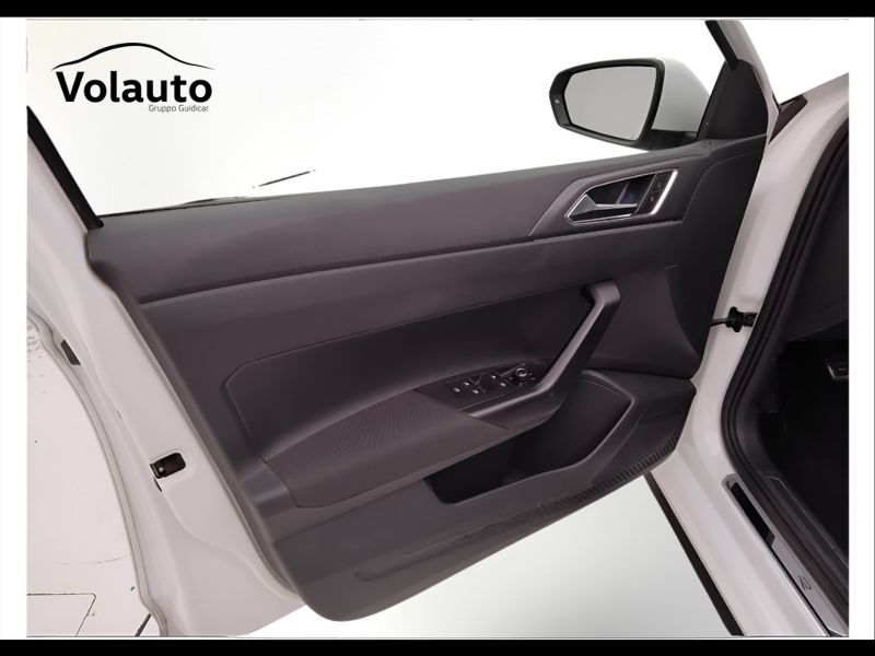 GuidiCar - VOLKSWAGEN Polo 2021 Polo 1.0 tsi R-Line 95cv Usato