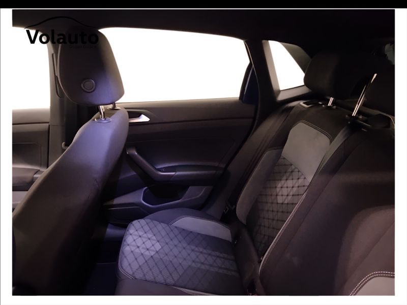 GuidiCar - VOLKSWAGEN Polo 2022 Polo 1.0 tsi R-Line 95cv Usato