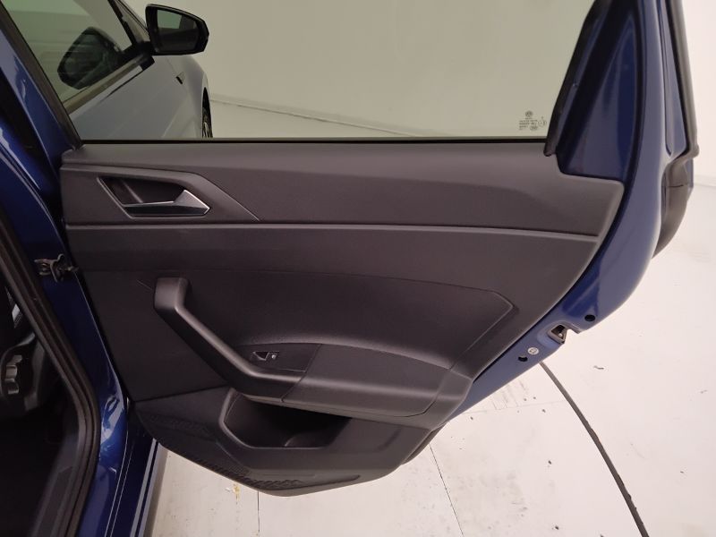 GuidiCar - VOLKSWAGEN Polo 2022 Polo 1.0 tsi R-Line 95cv Usato