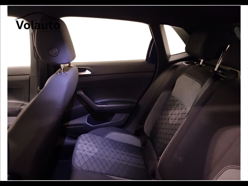 GuidiCar - VOLKSWAGEN Polo 2022 Polo 1.0 tsi R-Line 95cv Usato