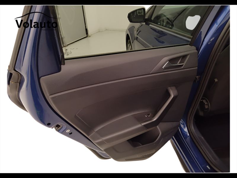 GuidiCar - VOLKSWAGEN Polo 2022 Polo 1.0 tsi R-Line 95cv Usato