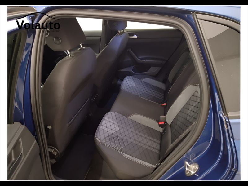 GuidiCar - VOLKSWAGEN Polo 2022 Polo 1.0 tsi R-Line 95cv Usato