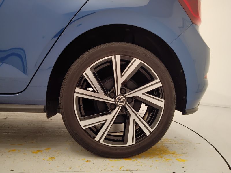 GuidiCar - VOLKSWAGEN Polo 2022 Polo 1.0 tsi R-Line 95cv Usato