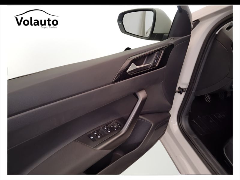 GuidiCar - VOLKSWAGEN Polo 2022 Polo 1.0 tsi Style 95cv Usato