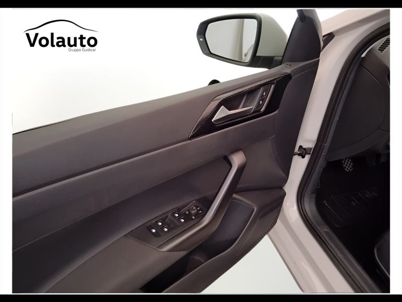 GuidiCar - VOLKSWAGEN Polo 2022 Polo 1.0 tsi Style 95cv Usato