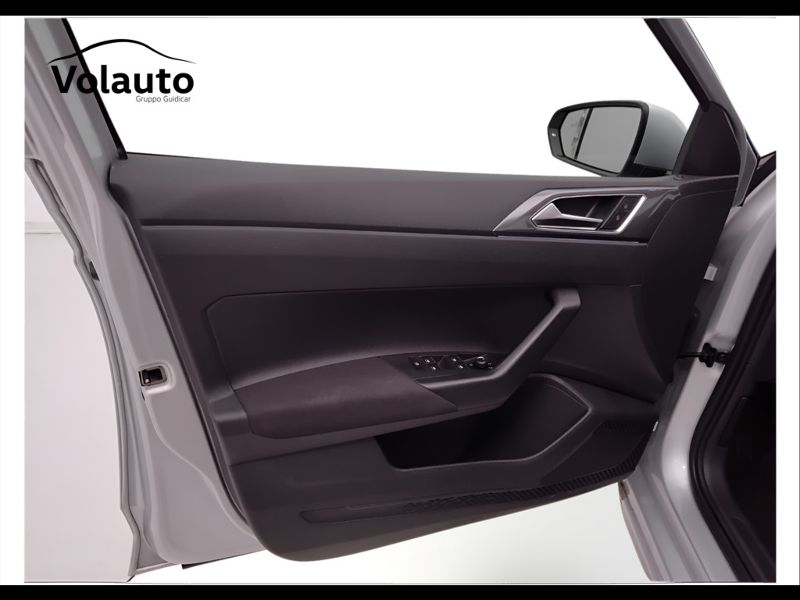 GuidiCar - VOLKSWAGEN Polo 2024 Polo 1.0 tsi Style 95cv Usato