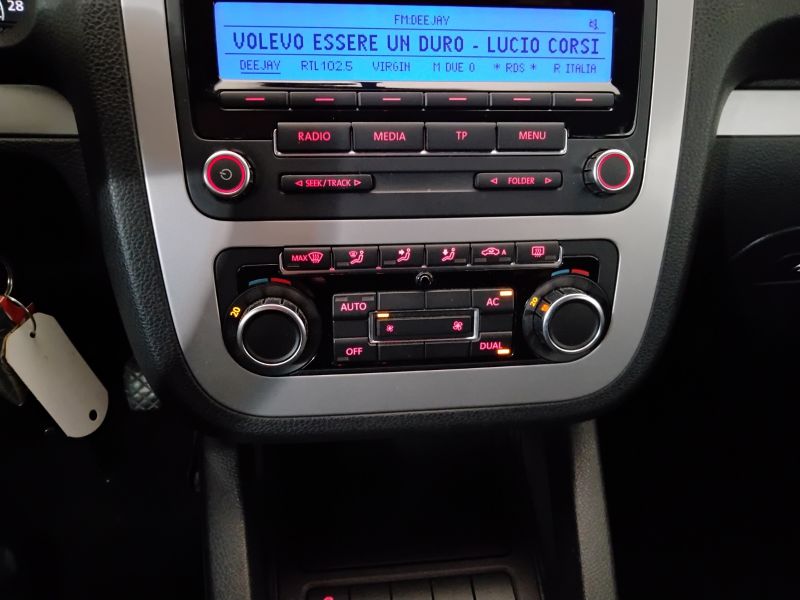GuidiCar - VOLKSWAGEN Scirocco 2010 Scirocco 1.4 tsi Usato