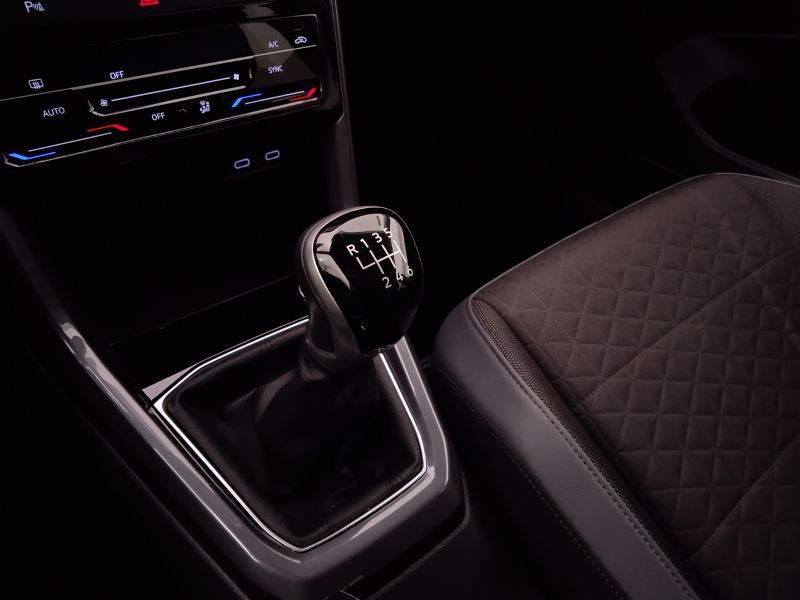 GuidiCar - VOLKSWAGEN T-Cross 2022 T-Cross 1.0 tsi Advanced 110cv Usato