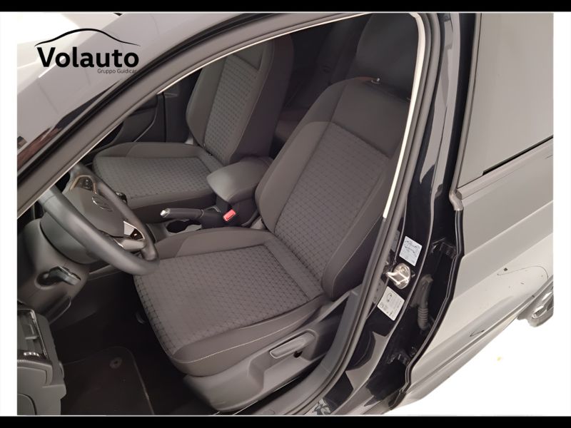 GuidiCar - VOLKSWAGEN T-Cross 2023 T-Cross 1.0 tsi Sport 95cv Usato