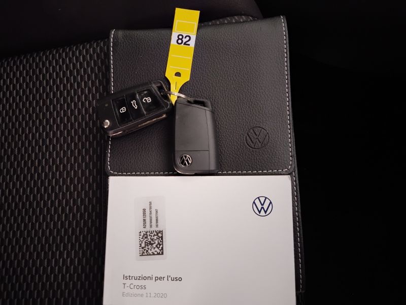 GuidiCar - VOLKSWAGEN T-Cross 2021 T-Cross 1.0 tsi Urban 95cv Usato