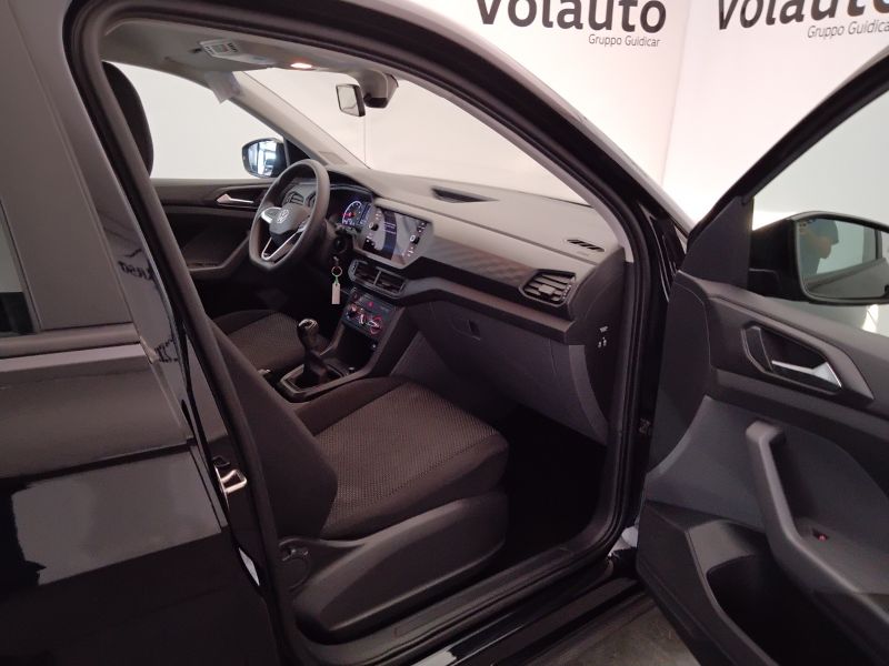 GuidiCar - VOLKSWAGEN T-Cross 2021 T-Cross 1.0 tsi Urban 95cv Usato
