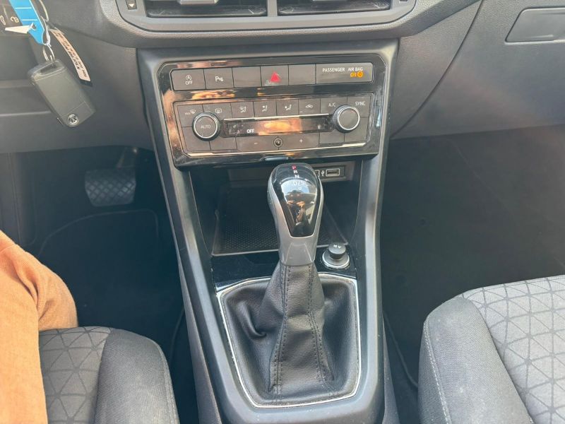GuidiCar - VOLKSWAGEN T-Cross 2020 T-Cross 1.6 tdi Advanced 95cv dsg Usato