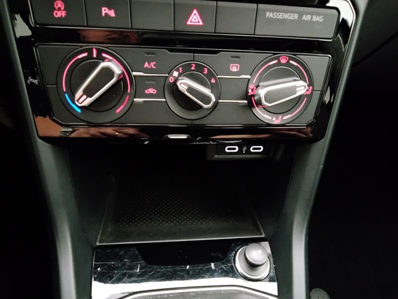 GuidiCar - VOLKSWAGEN T-Cross 2021 T-Cross 1.0 tsi Style 110cv dsg Usato