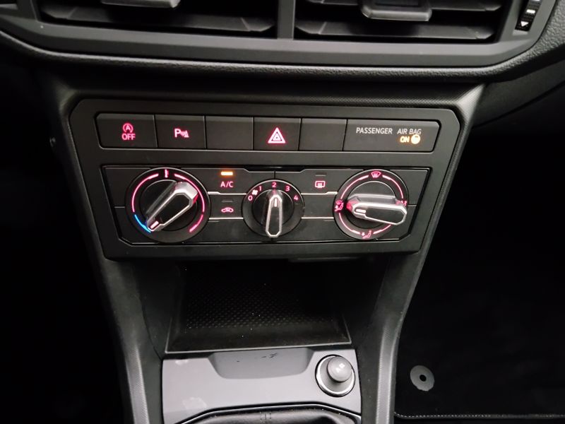 GuidiCar - VOLKSWAGEN T-Cross 2021 T-Cross 1.0 tsi Urban 95cv Usato