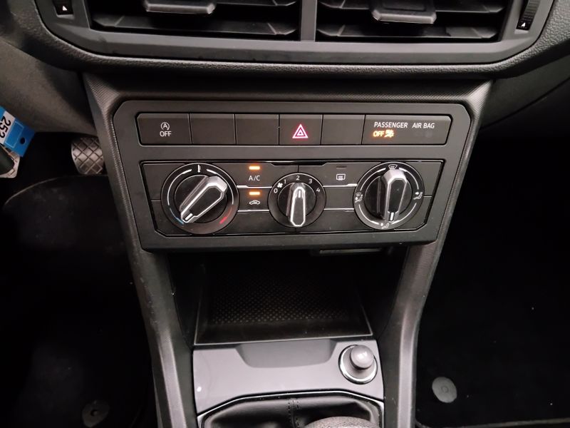GuidiCar - VOLKSWAGEN T-Cross 2021 T-Cross 1.6 tdi Urban 95cv Usato