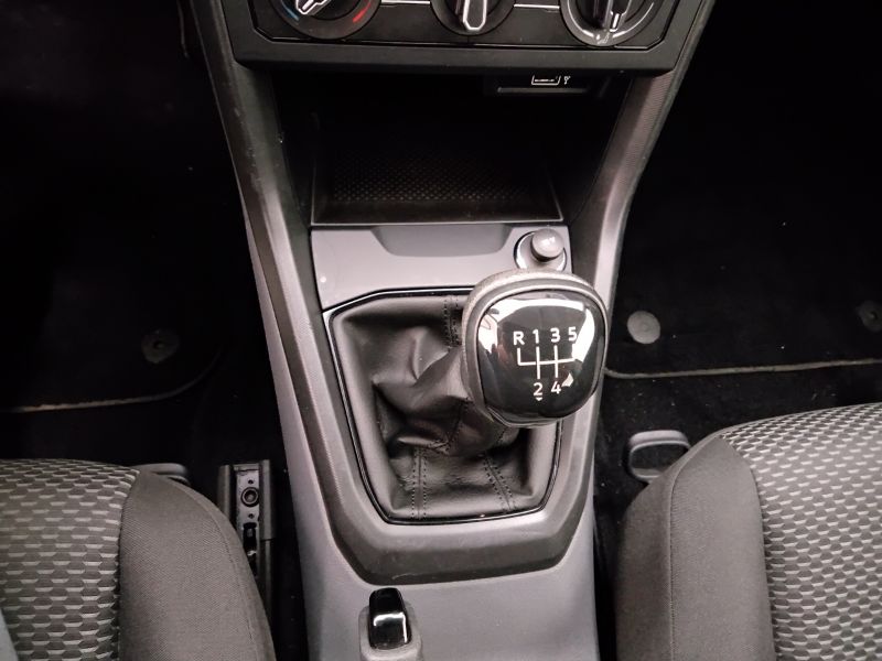 GuidiCar - VOLKSWAGEN T-Cross 2021 T-Cross 1.6 tdi Urban 95cv Usato