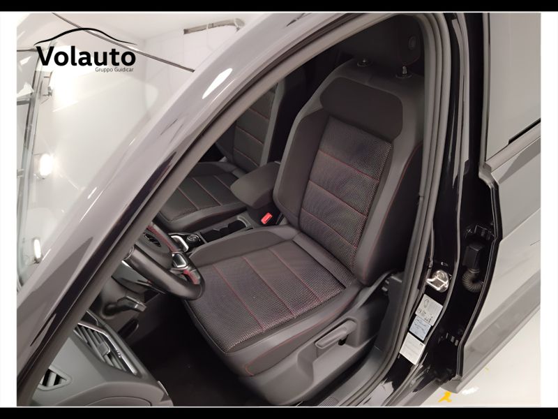 GuidiCar - VOLKSWAGEN T-Roc 2021 T-Roc 2.0 tdi Sport 4motion dsg Usato