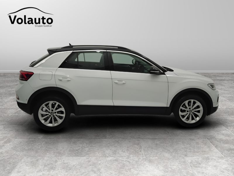 GuidiCar - VOLKSWAGEN T-Roc 2022 T-Roc 1.0 tsi Life Usato