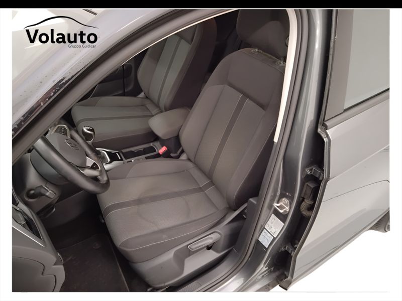 GuidiCar - VOLKSWAGEN T-Roc 2022 T-Roc 1.0 tsi Life Usato