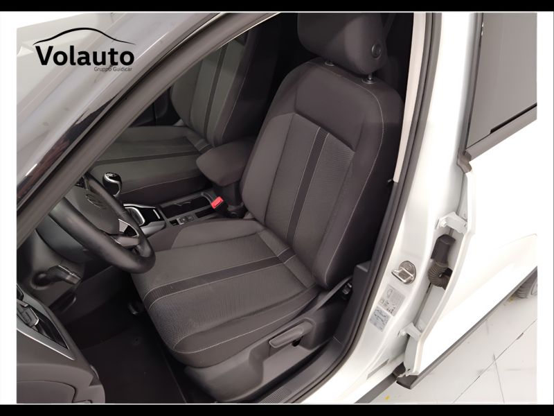 GuidiCar - VOLKSWAGEN T-Roc 2022 T-Roc 1.0 tsi Life Usato