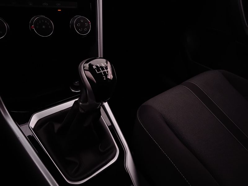 GuidiCar - VOLKSWAGEN T-Roc 2022 T-Roc 1.0 tsi Life Usato