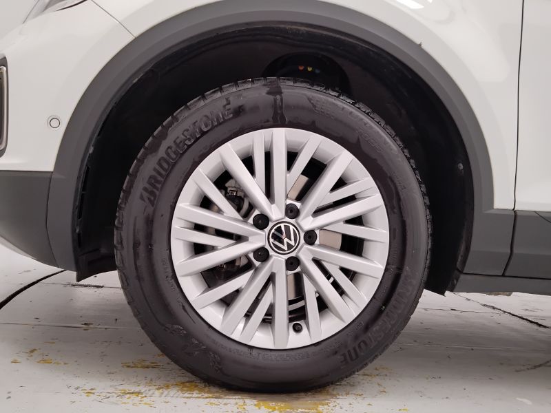 GuidiCar - VOLKSWAGEN T-Roc 2022 T-Roc 1.0 tsi Life Usato