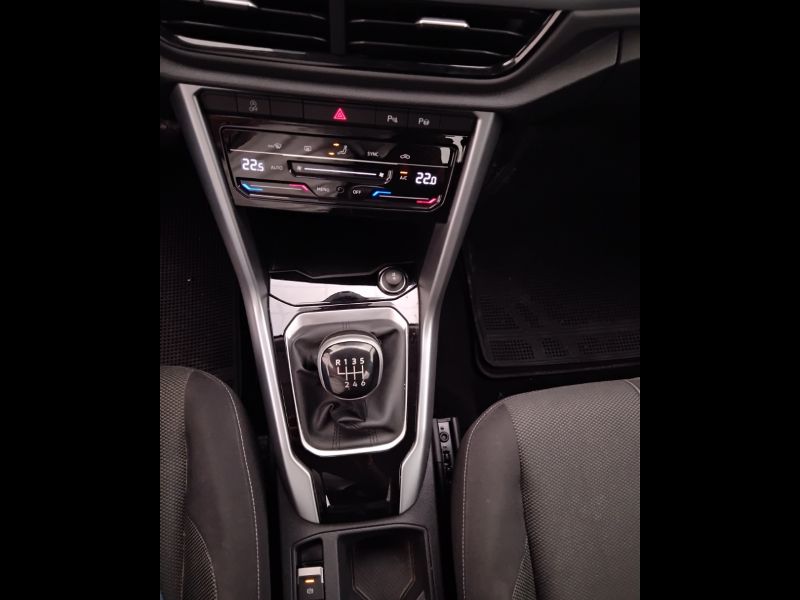 GuidiCar - VOLKSWAGEN T-Roc 2022 T-Roc 1.0 tsi Life Usato