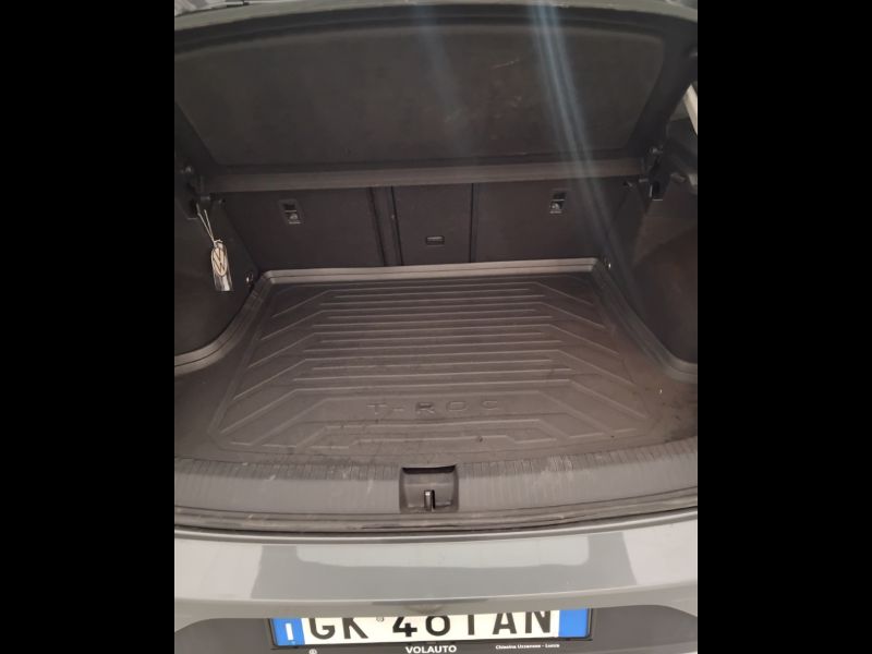 GuidiCar - VOLKSWAGEN T-Roc 2022 T-Roc 1.0 tsi Life Usato