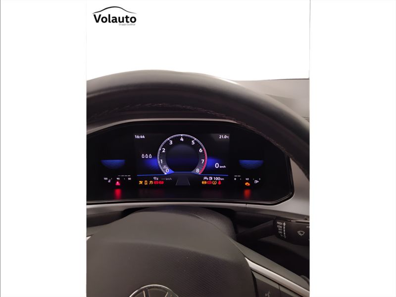 GuidiCar - VOLKSWAGEN T-Roc 2022 T-Roc 1.0 tsi Life Usato