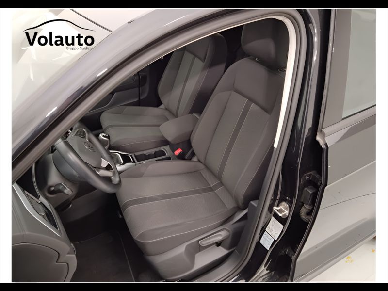GuidiCar - VOLKSWAGEN T-Roc 2022 T-Roc 1.0 tsi Life Usato