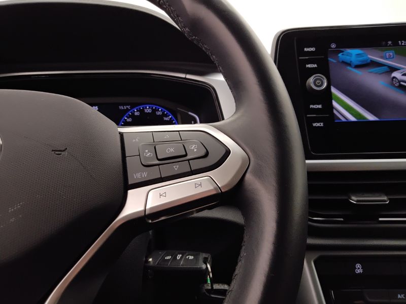 GuidiCar - VOLKSWAGEN T-Roc 2022 T-Roc 1.0 tsi Life Usato