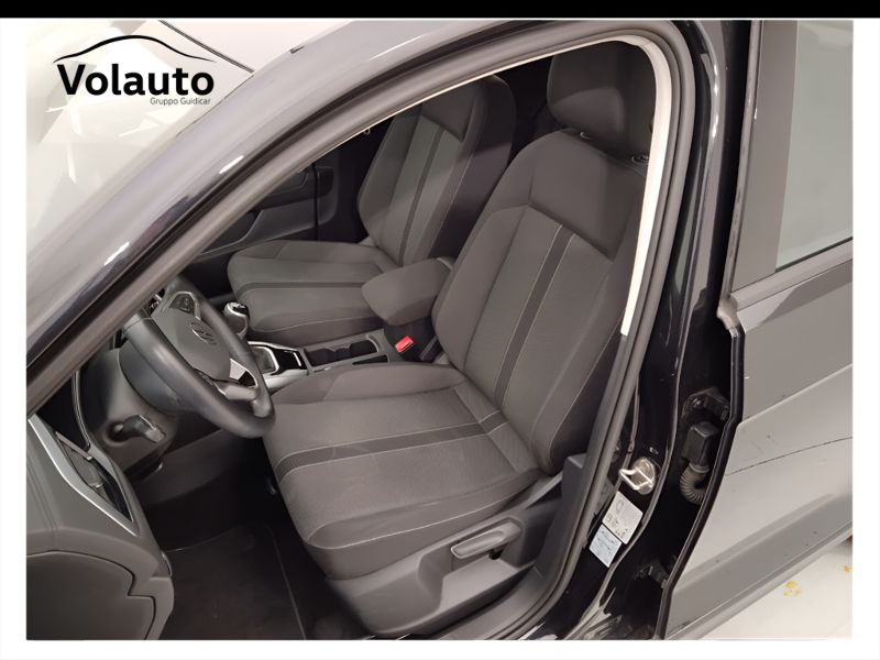 GuidiCar - VOLKSWAGEN T-Roc 2022 T-Roc 1.0 tsi Life Usato