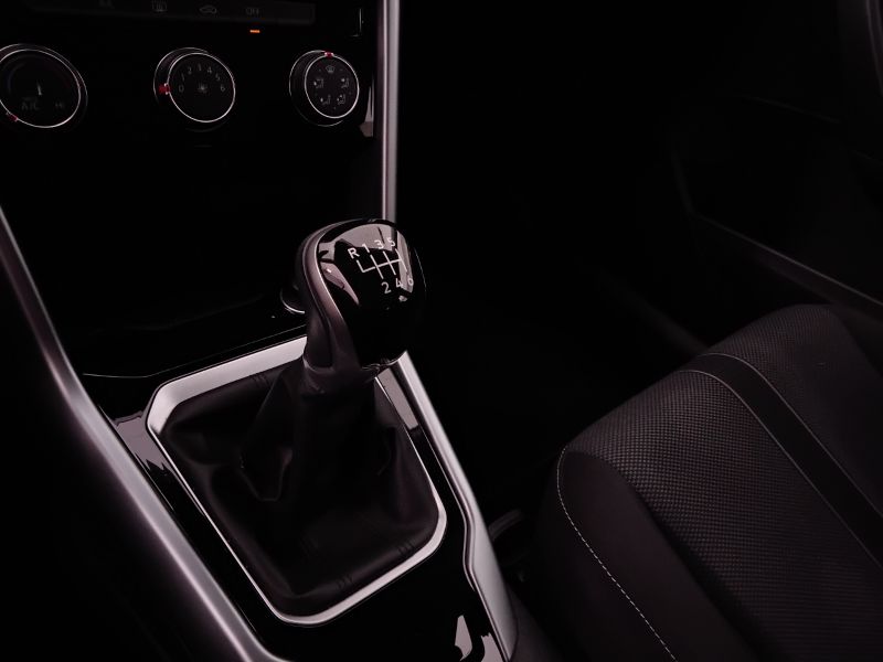 GuidiCar - VOLKSWAGEN T-Roc 2022 T-Roc 1.0 tsi Life Usato