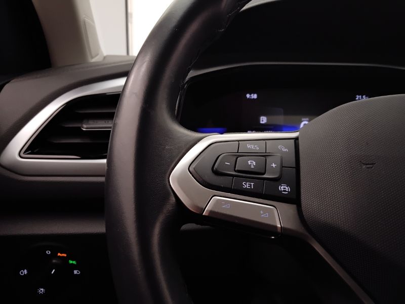 GuidiCar - VOLKSWAGEN T-Roc 2022 T-Roc 1.0 tsi Life Usato