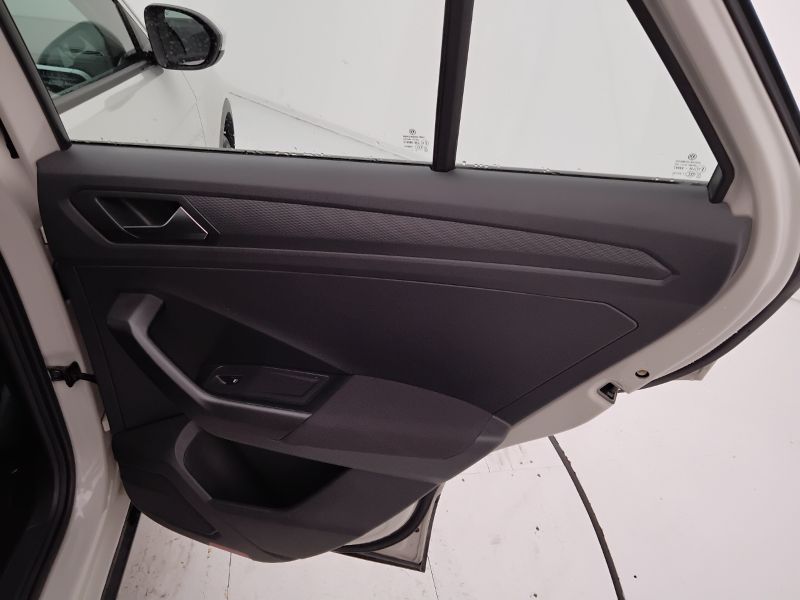GuidiCar - VOLKSWAGEN T-Roc 2022 T-Roc 1.0 tsi Life Usato