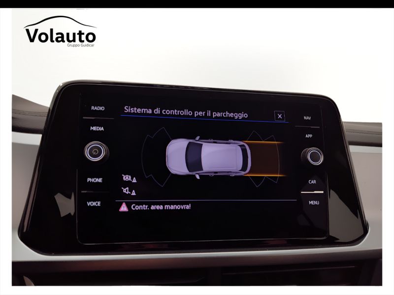 GuidiCar - VOLKSWAGEN T-Roc 2022 T-Roc 1.0 tsi Life Usato