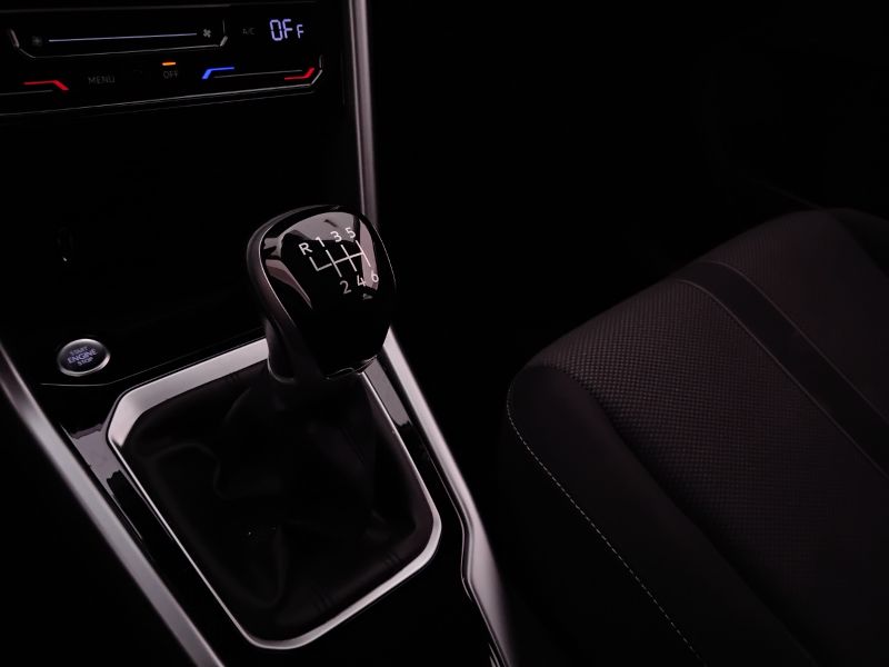 GuidiCar - VOLKSWAGEN T-Roc 2022 T-Roc 1.0 tsi Life Usato