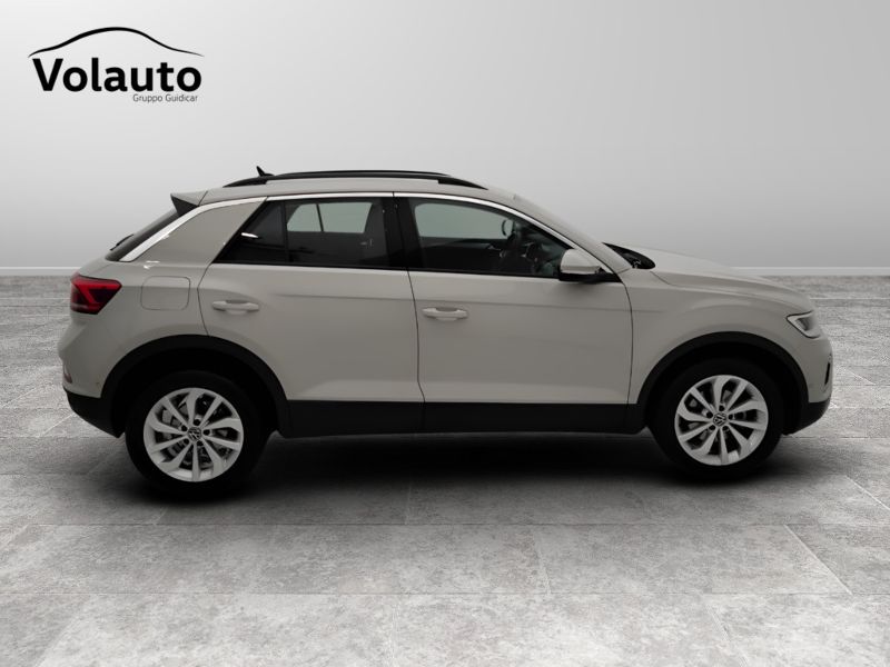 GuidiCar - VOLKSWAGEN T-Roc 2022 T-Roc 1.0 tsi Life Usato
