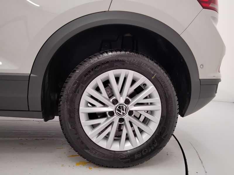GuidiCar - VOLKSWAGEN T-Roc 2023 T-Roc 1.0 tsi Life Usato