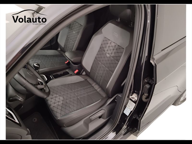 GuidiCar - VOLKSWAGEN T-Roc 2022 T-Roc 1.0 tsi R-Line Usato
