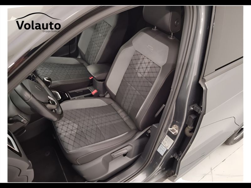 GuidiCar - VOLKSWAGEN T-Roc 2022 T-Roc 1.0 tsi R-Line Usato