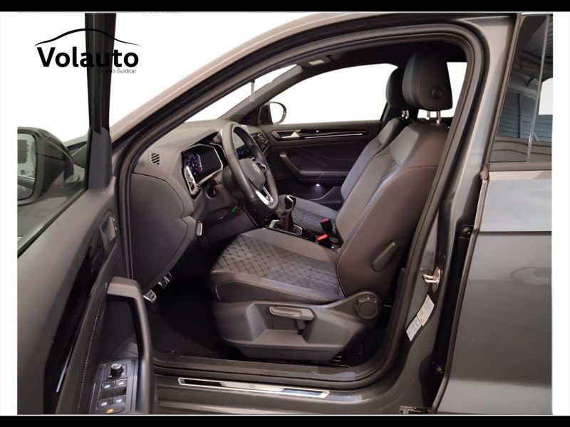 GuidiCar - VOLKSWAGEN T-Roc 2023 T-Roc 1.0 tsi R-Line Usato