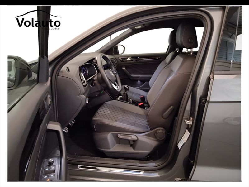 GuidiCar - VOLKSWAGEN T-Roc 2023 T-Roc 1.0 tsi R-Line Usato