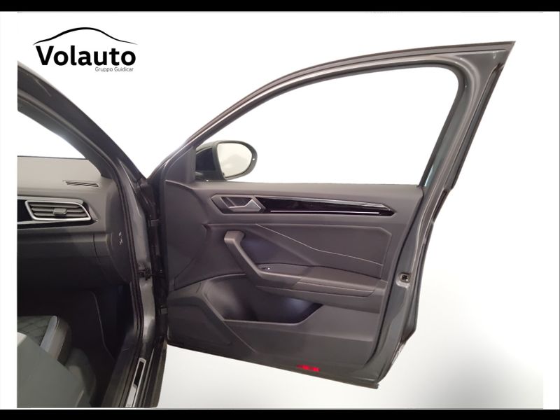 GuidiCar - VOLKSWAGEN T-Roc 2023 T-Roc 1.0 tsi R-Line Usato