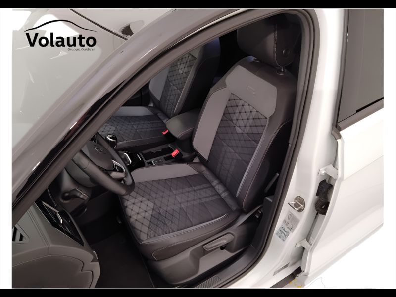 GuidiCar - VOLKSWAGEN T-Roc 2023 T-Roc 1.0 tsi R-Line Usato