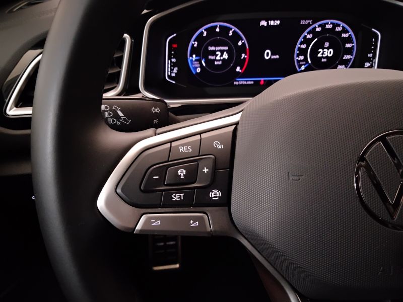 GuidiCar - VOLKSWAGEN T-Roc 2024 T-Roc 1.0 tsi R-Line Aziendale