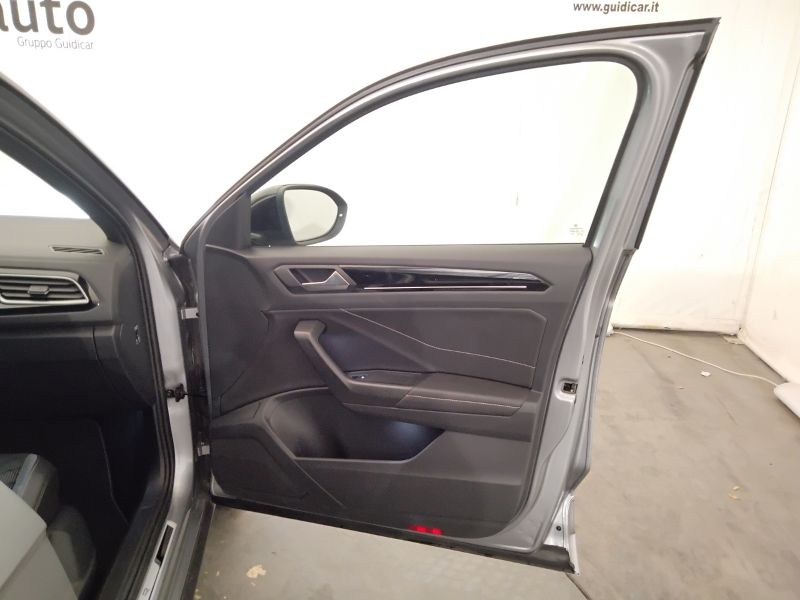 GuidiCar - VOLKSWAGEN T-Roc 2024 T-Roc 1.0 tsi R-Line Aziendale